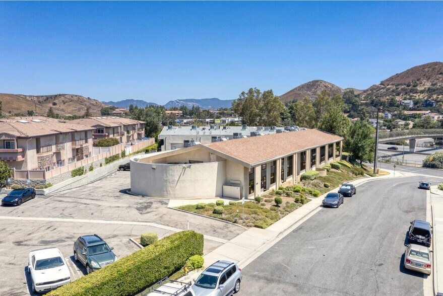 More Photos Of 5210 Lewis Rd, Agoura Hills Light Distribution For Lease