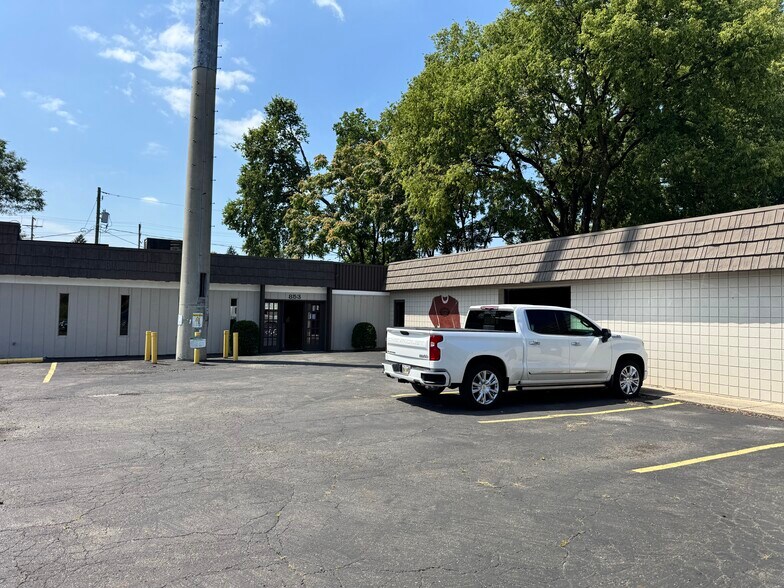 More Photos Of 853 N Nelson Rd, Columbus Industrial For Sale