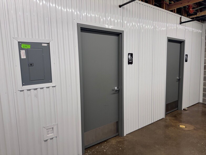 More Photos Of 1600 McPherson Ave, Council Bluffs Self Storage For Sale