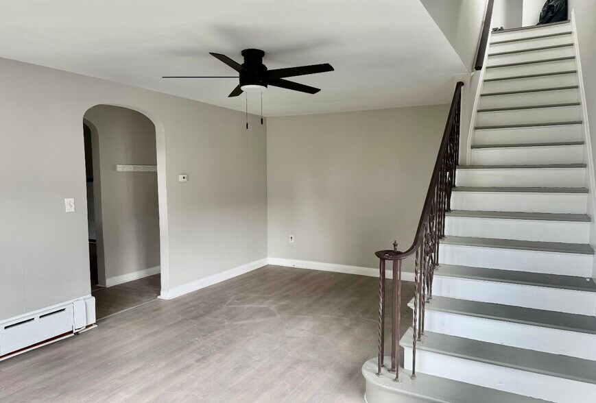 More Photos Of 288 Main St, Pittston General Retail For Sale