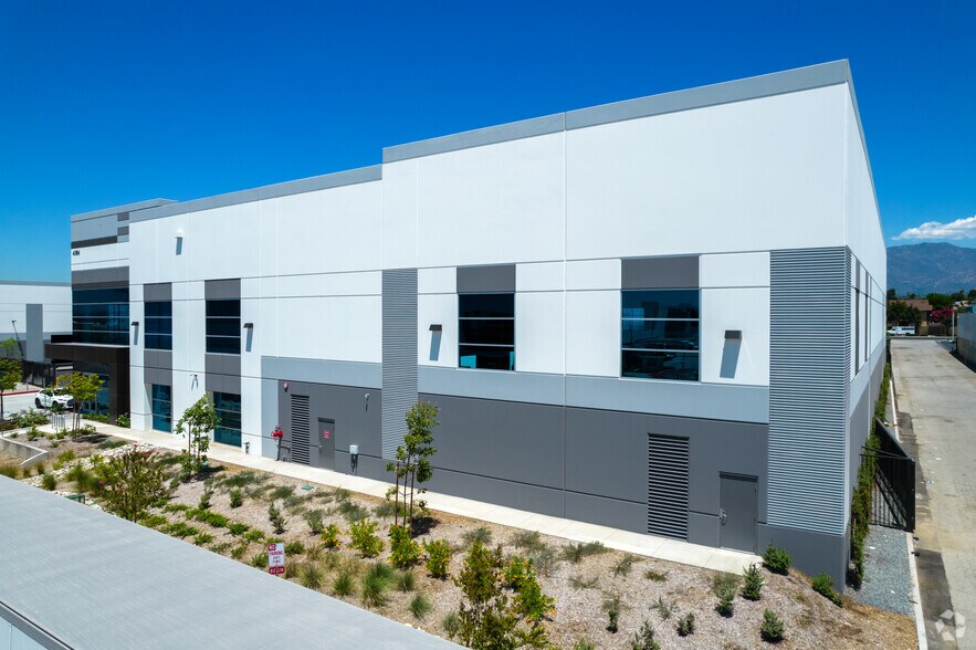 More Photos Of 4586 Brooks, Montclair Distribution For Lease