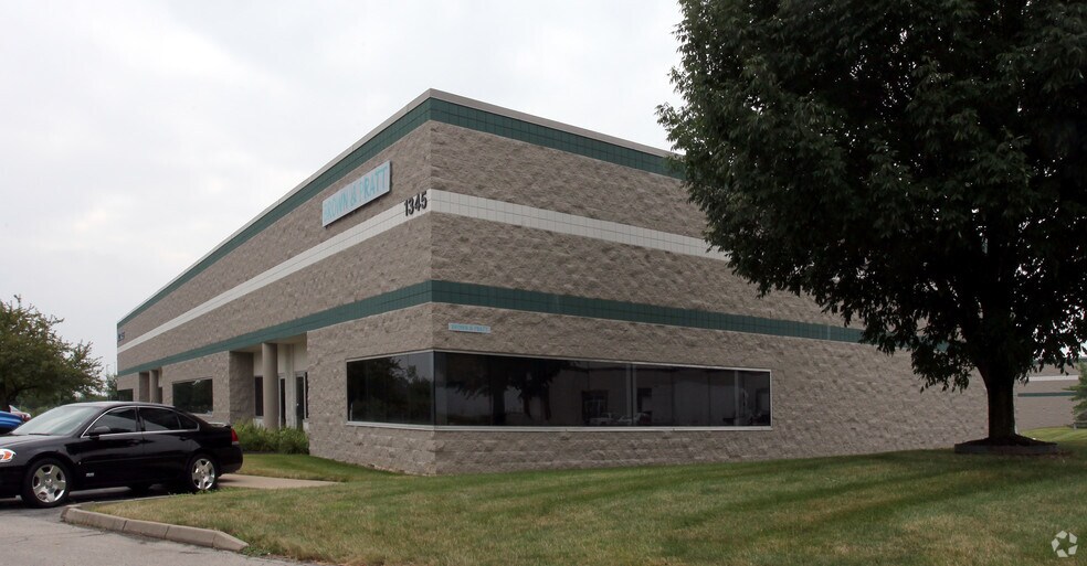More Photos Of 1345 Brookville Way, Indianapolis Warehouse For Lease