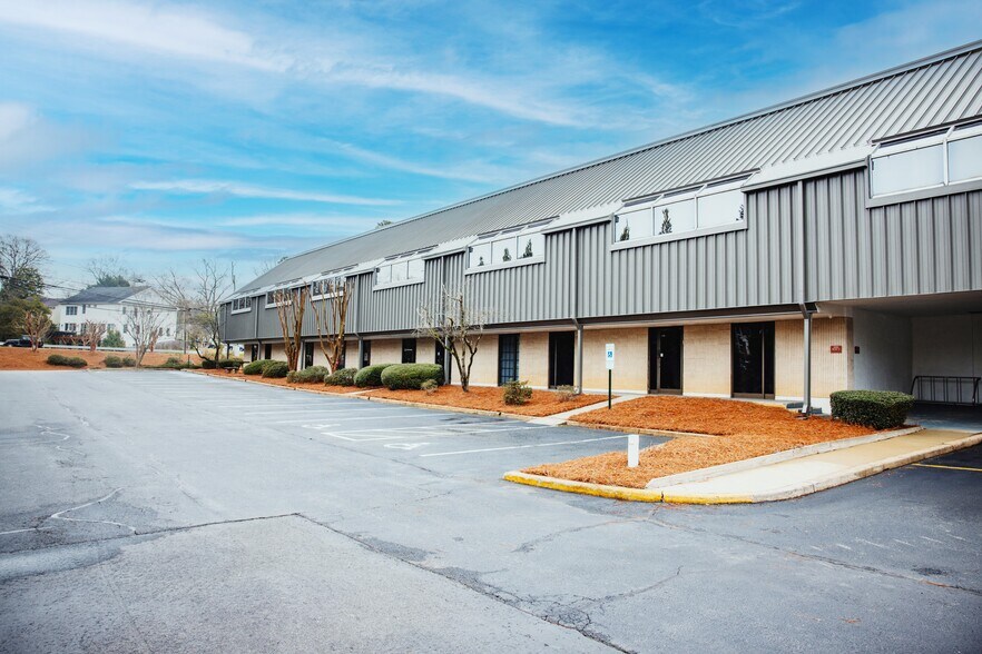 More Photos Of 5200 Park Rd, Charlotte Office For Lease