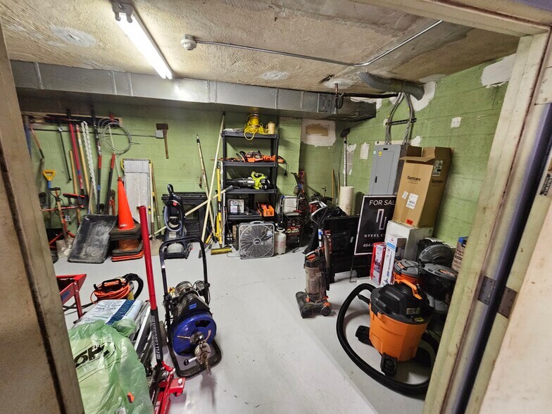 More Photos Of 456 Union Blvd, Allentown Light Manufacturing For Lease
