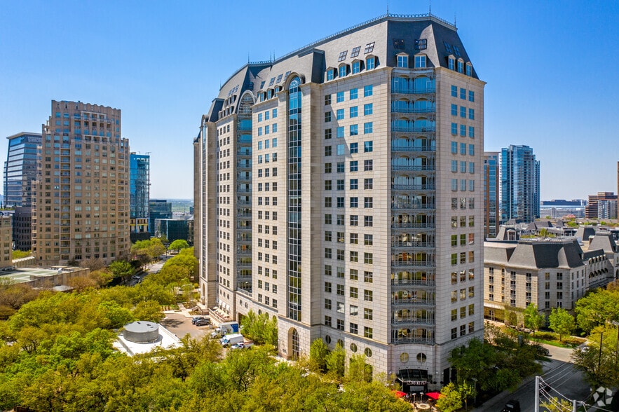 More Photos Of 100 Crescent Ct, Dallas Office For Lease