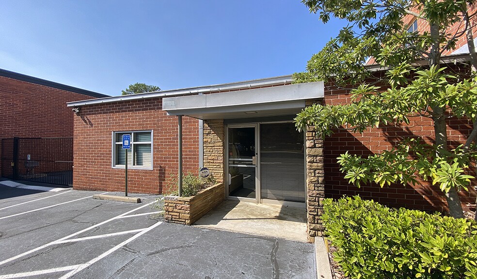 More Photos Of 200 Ottley Dr NE, Atlanta Warehouse For Lease