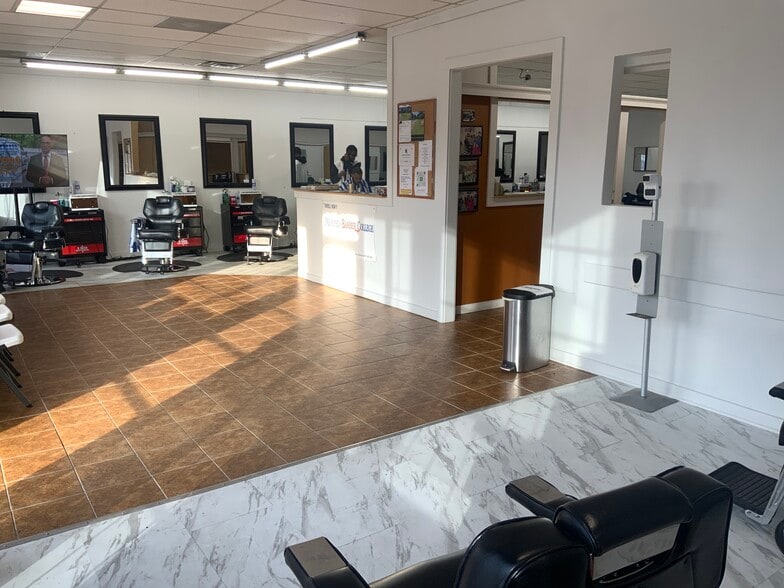 More Photos Of 4566 Elvis Presley Blvd, Memphis Freestanding For Sale