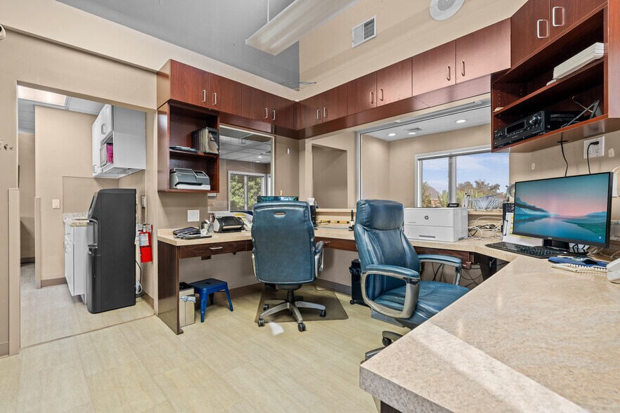 More Photos Of 4546 Hylan Blvd, Staten Island Medical For Sale