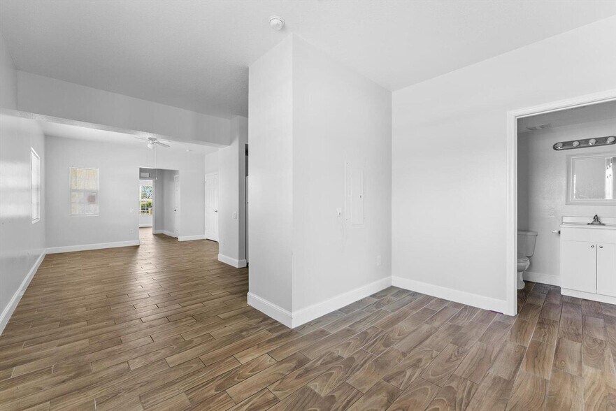 More Photos Of 56 W 12th St, West Palm Beach Apartments For Sale