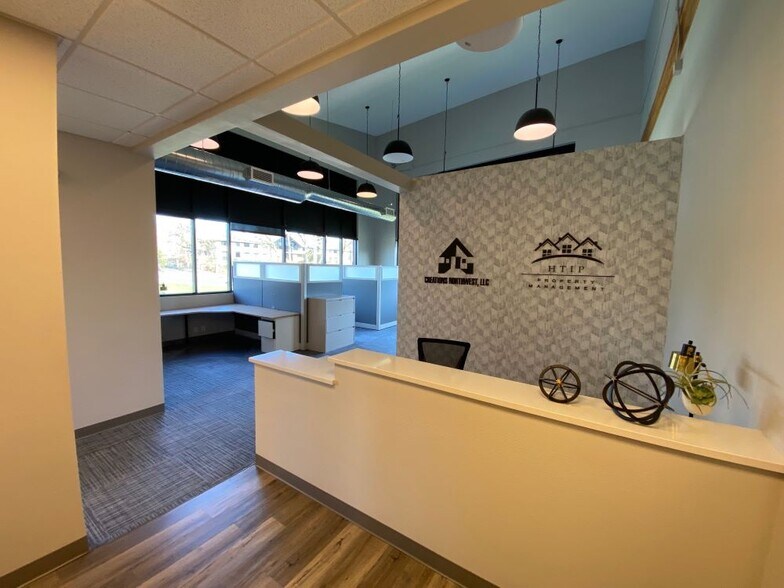 More Photos Of 735 E Clarendon St, Gladstone Office For Sale