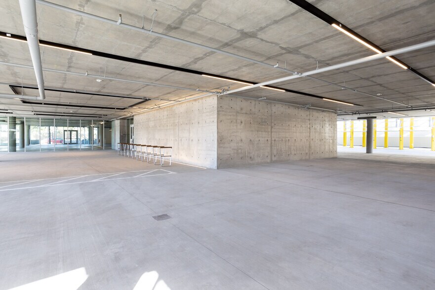 More Photos Of 5950 W Jefferson Blvd, Los Angeles Office For Lease