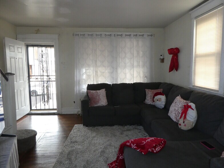 More Photos Of , Philadelphia Unknown For Sale