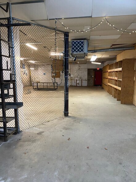 More Photos Of 22412 Perry Hwy, Zelienople Unknown For Lease