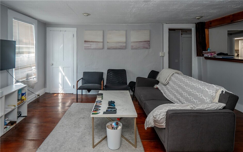 More Photos Of 130-132 Spring St, Newport Apartments For Sale