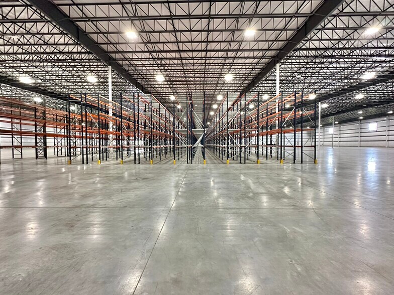 More Photos Of 1521 Mountain Rd, Andersonville Distribution For Lease