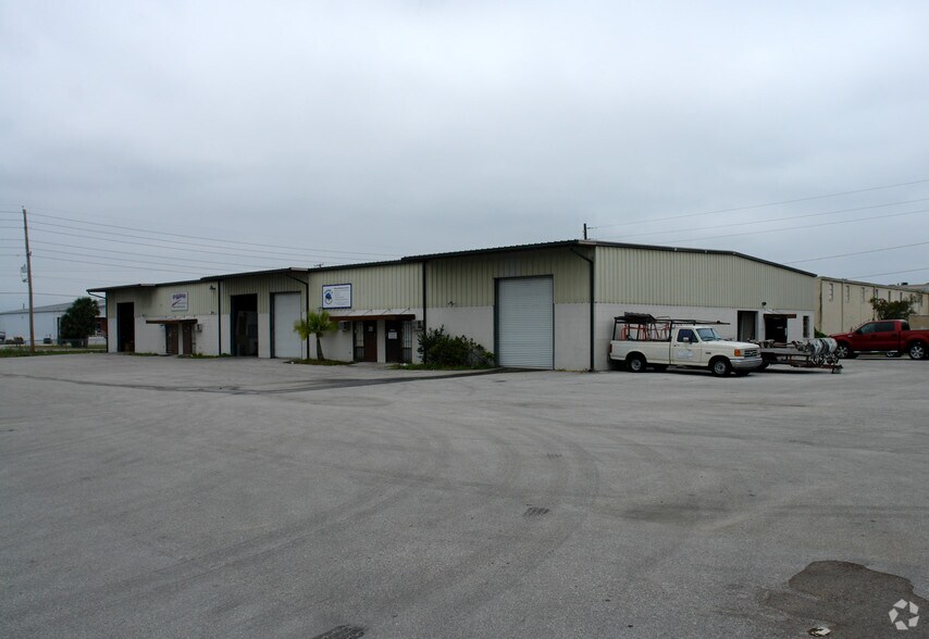 Primary Photo Of 2669-2681 Mercy Dr, Orlando Unknown For Lease