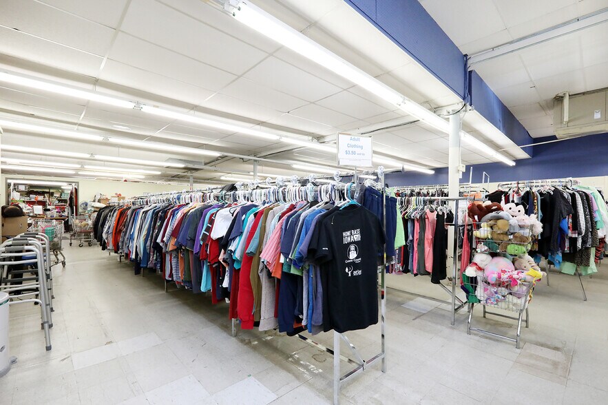 More Photos Of 106 N Wilson Ave, Jefferson Storefront For Sale