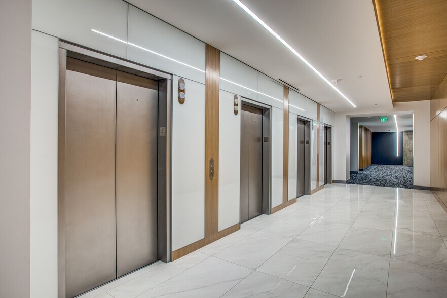 More Photos Of 5420 Lyndon B Johnson Fwy, Dallas Office For Lease