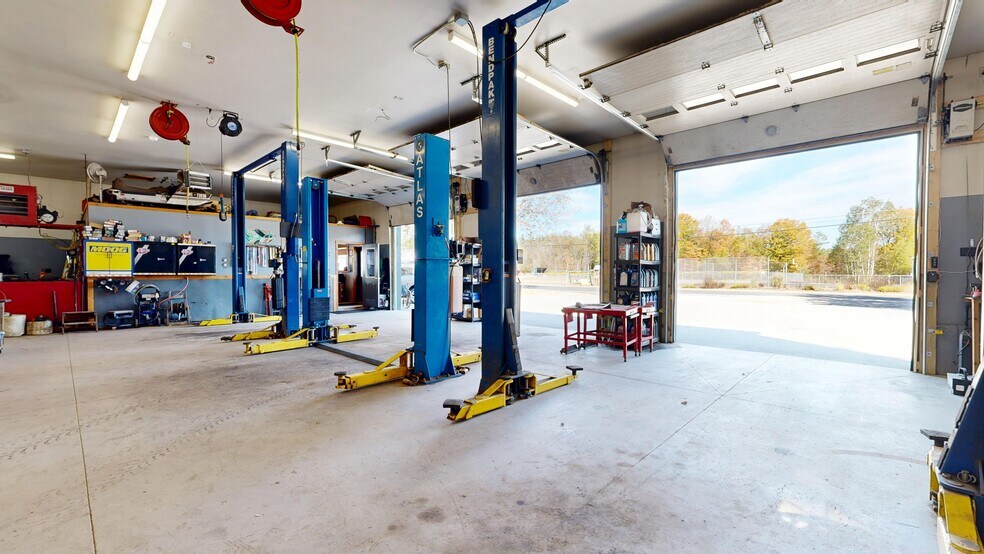 More Photos Of 48 S Main St, Andover Auto Repair For Sale