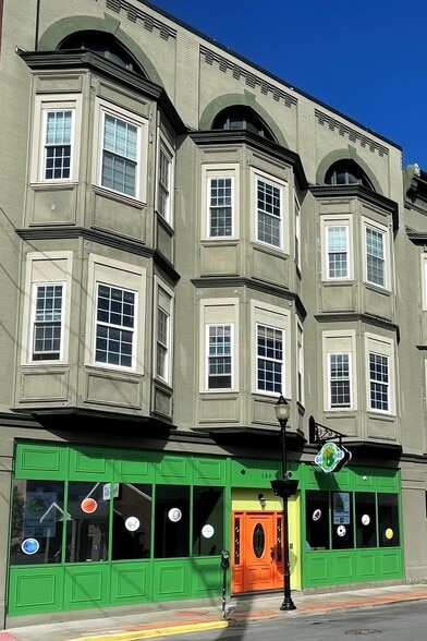 More Photos Of 201-209 W Pike St, Clarksburg Office Residential For Lease