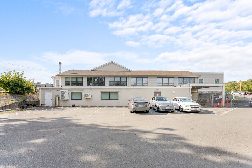 More Photos Of 119 Washington St, Plainville Restaurant For Lease