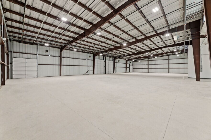 More Photos Of 10042 FM 1976, Universal City Unknown For Lease