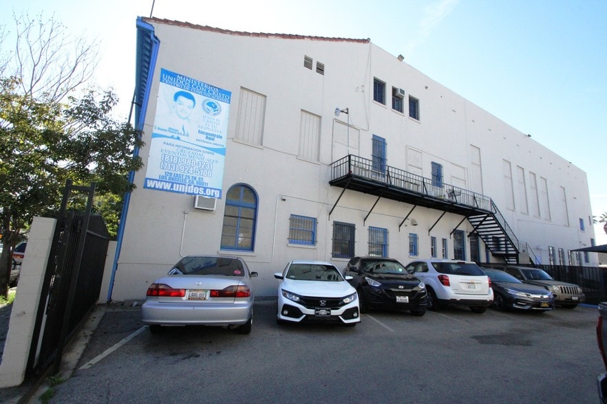 More Photos Of 120 E 25th St, Los Angeles Religious Facility For Lease