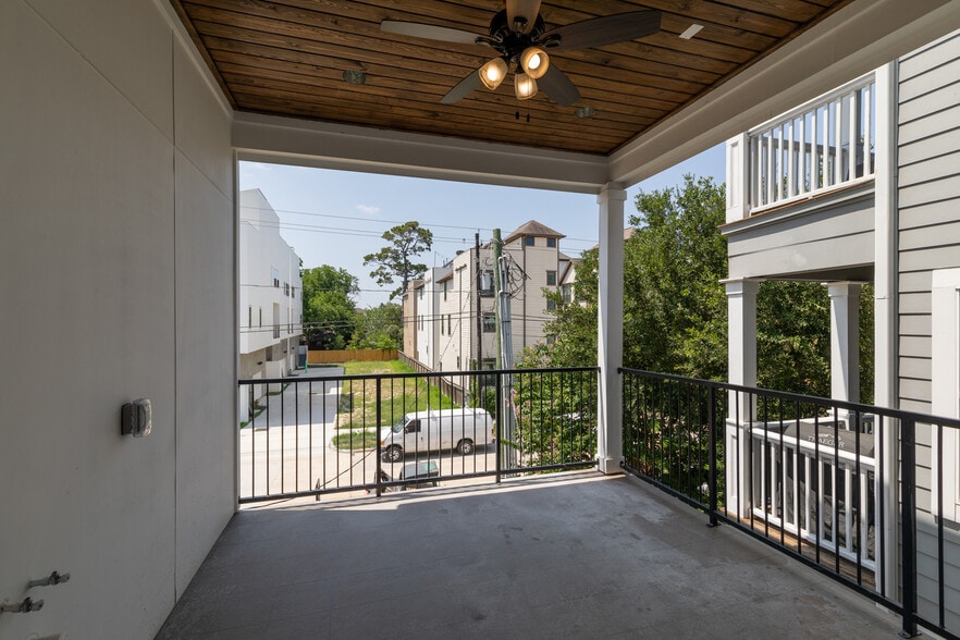 More Photos Of , Houston Multifamily For Sale
