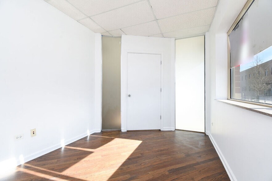 More Photos Of 2158 Grand Ave, Chicago Apartments For Sale