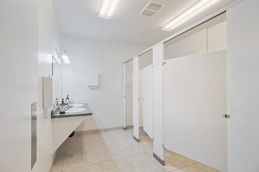 More Photos Of 459 Galice Rd, Merlin Religious Facility For Sale