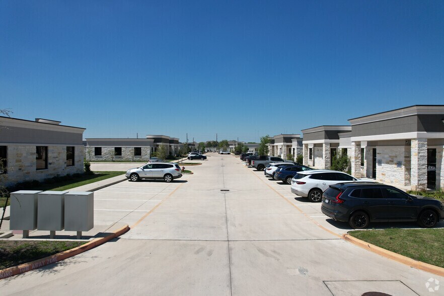 More Photos Of 3129 Kingsley Dr, Pearland Medical For Lease