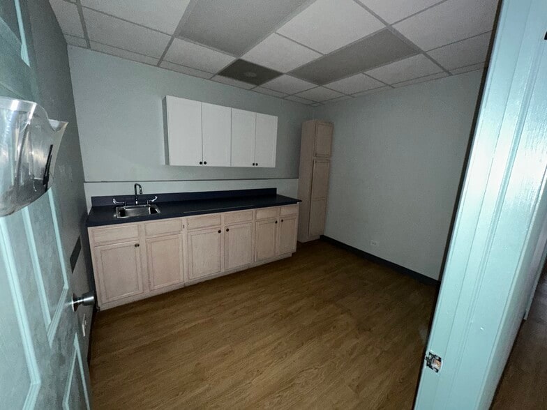 More Photos Of 6338 S Pulaski Rd, Chicago Storefront For Lease