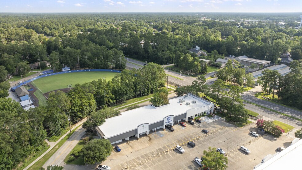 More Photos Of 1200 W Causeway Approach, Mandeville Storefront Retail Office For Lease