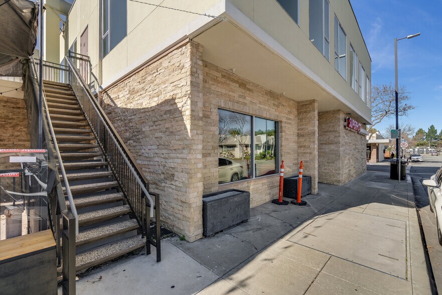 More Photos Of 701 Villa St, Mountain View Office For Lease