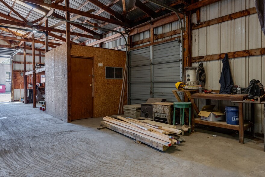 More Photos Of 77 N Market St, Nanticoke Distribution For Lease