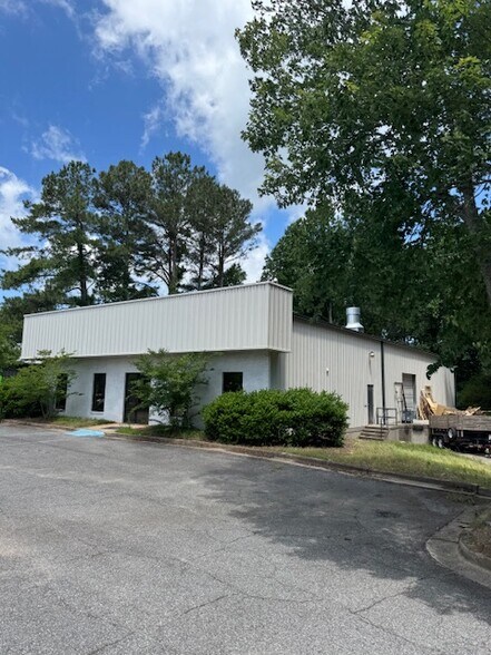 Primary Photo Of 4073 Nine McFarland Dr, Alpharetta Warehouse For Lease