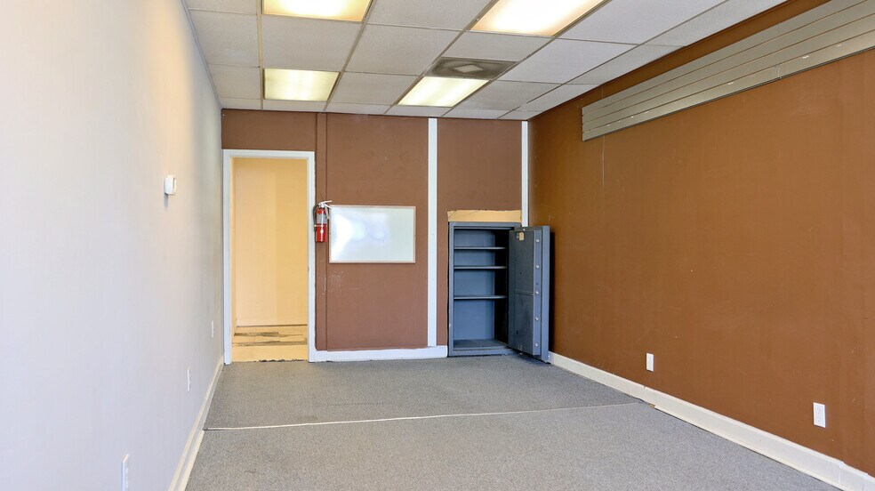 More Photos Of 1087 E Main St, Radford General Retail For Sale