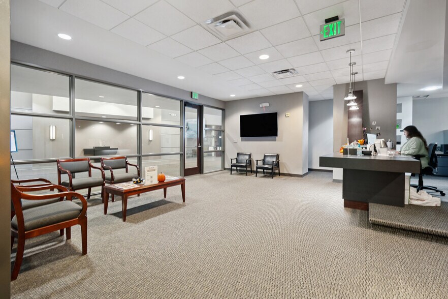 More Photos Of 4840 N River Blvd NE, Cedar Rapids Office For Lease