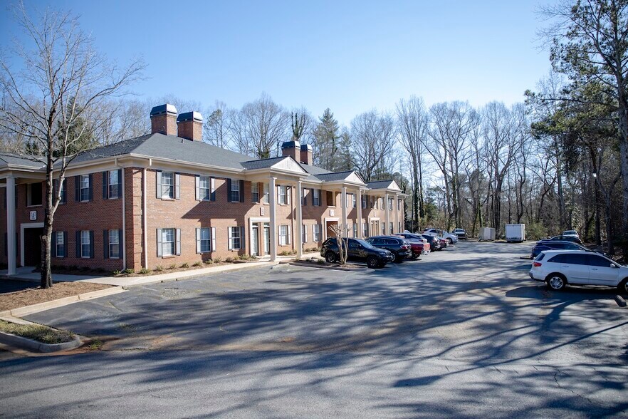 More Photos Of 425 E Crossville Rd, Roswell Office For Sale