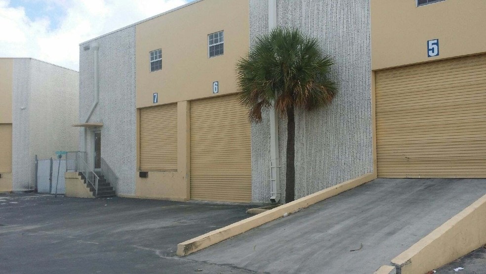 More Photos Of 10112-10172 NW 87th Ct, Miami Warehouse For Lease
