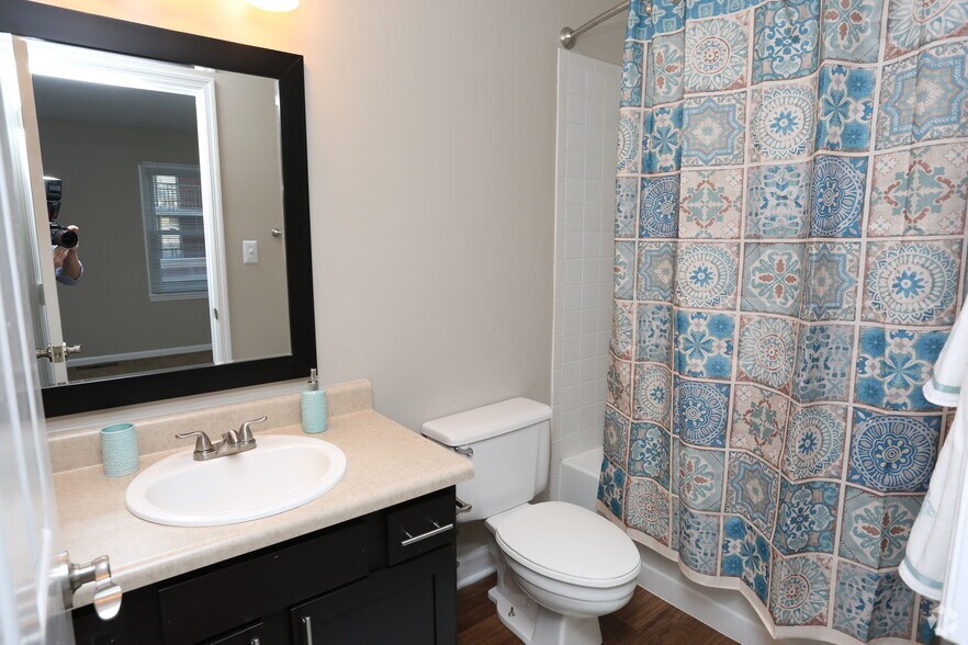 More Photos Of 657 S 3rd St, Louisville Apartments For Lease