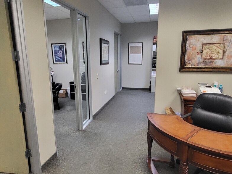 More Photos Of 27951 Smyth Dr, Valencia Office For Sale
