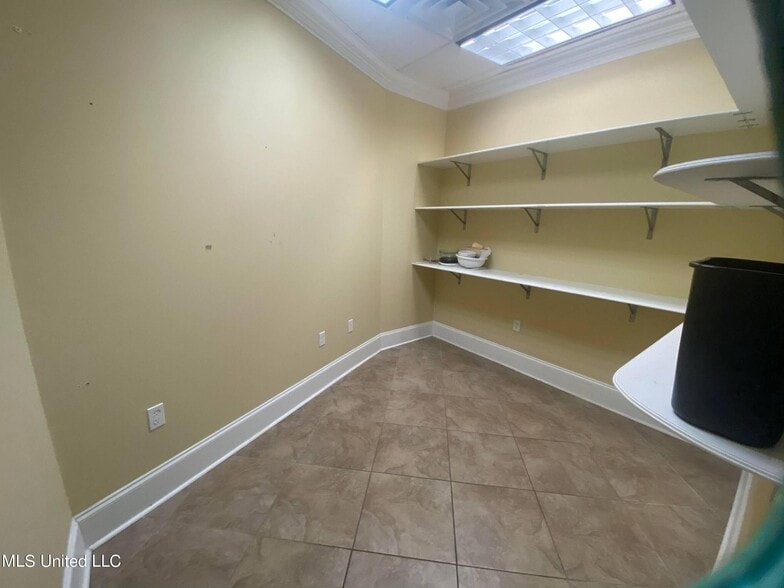 More Photos Of 2228-2230 Beach Dr, Gulfport Apartments For Lease