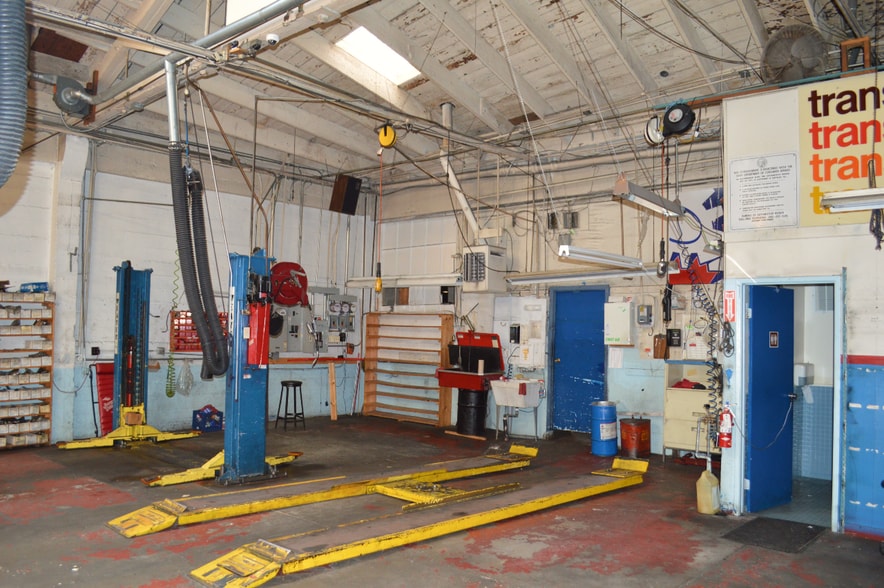 More Photos Of 1131-1137 California Dr, Burlingame Storefront Retail Residential For Sale