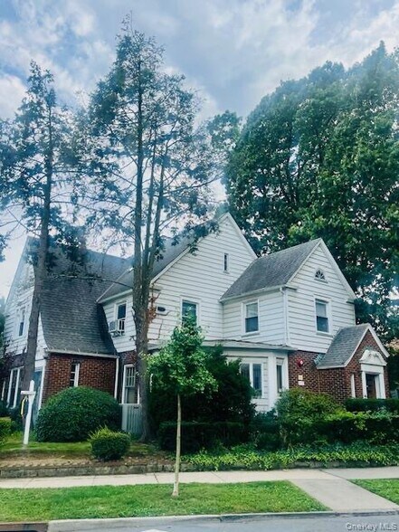 More Photos Of 10922 Myrtle Ave, Richmond Hill Healthcare For Sale