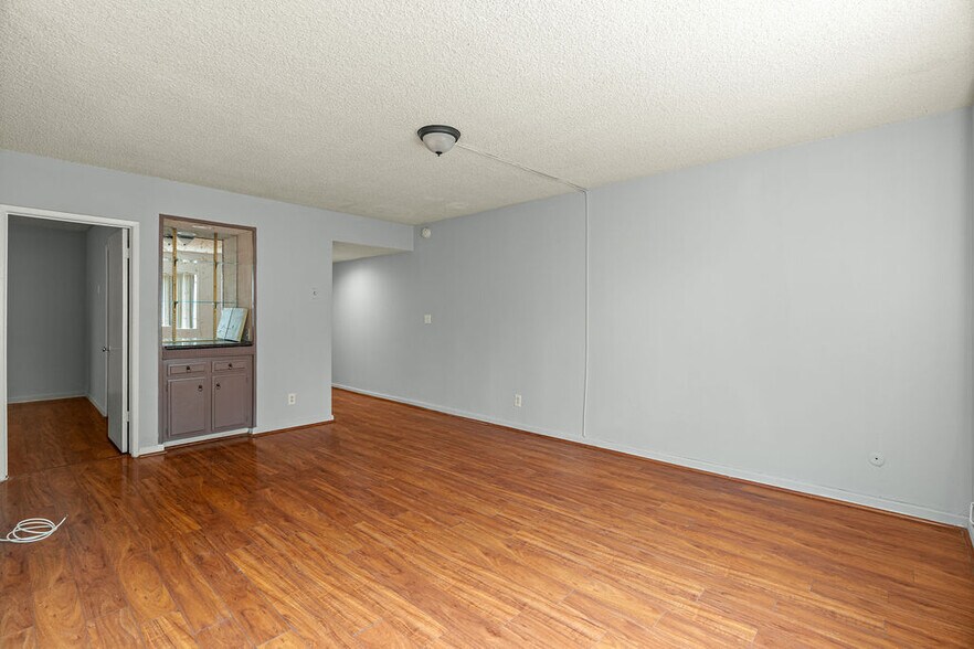 More Photos Of 1825 N Gramercy Pl, Los Angeles Apartments For Sale