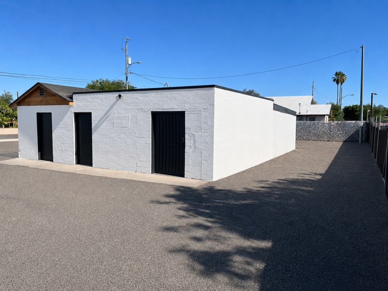 More Photos Of 2538 E McDowell Rd, Phoenix Freestanding For Lease
