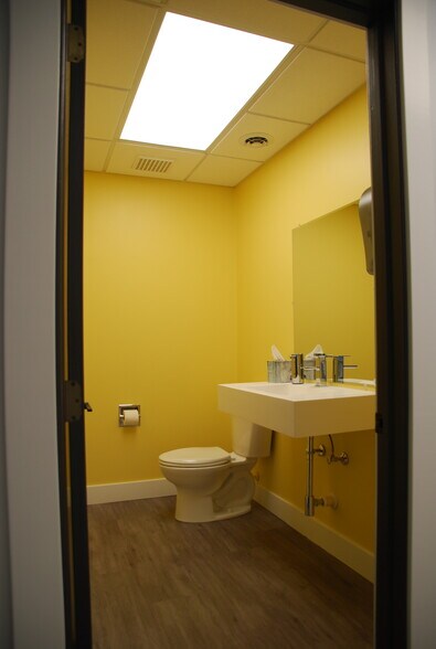 More Photos Of 1314 Barnhart Rd, Troy Office For Lease