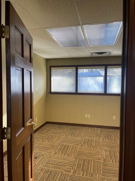 More Photos Of 1898 N Hunters Rdg, Fayetteville Medical For Lease