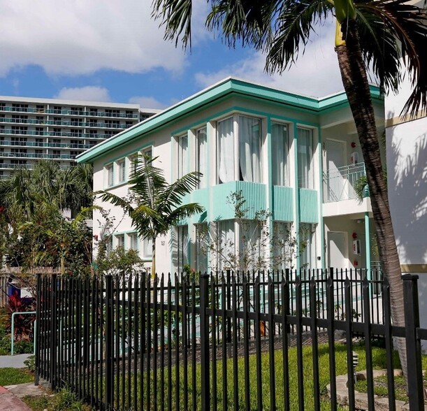 Primary Photo Of 1321 15th St, Miami Beach Hotel For Sale